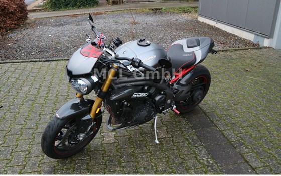 Gebrauchtmotorrad Triumph Speed Triple R - Bild 2