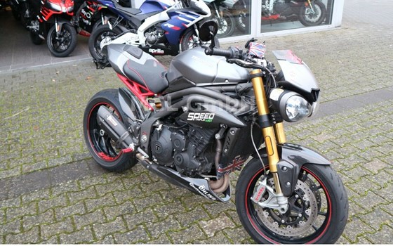 Gebrauchtmotorrad Triumph Speed Triple R - Bild 4