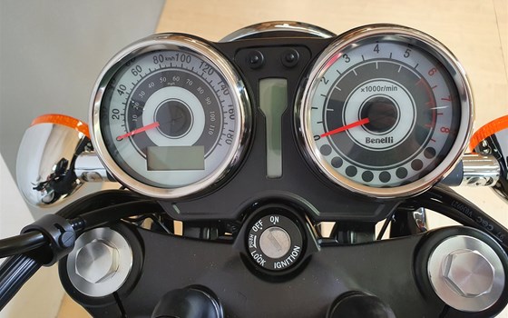 Neufahrzeug Benelli Imperiale 400 - Bild 7