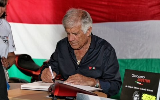 Neufahrzeug MV Agusta Superveloce Ago - Bild 11