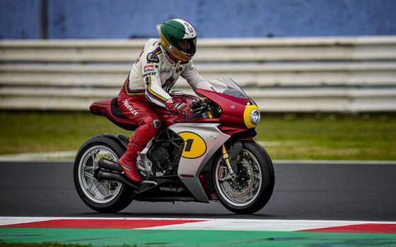 Neufahrzeug MV Agusta Superveloce Ago - Bild 14