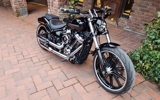 Gebrauchtmotorrad Harley-Davidson Softail Breakout 114 FXBRS - Bild 11