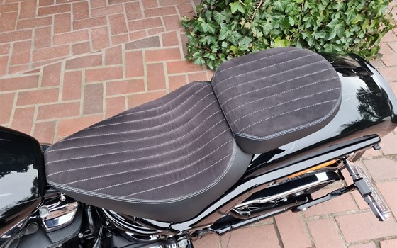 Gebrauchtmotorrad Harley-Davidson Softail Breakout 114 FXBRS - Bild 4