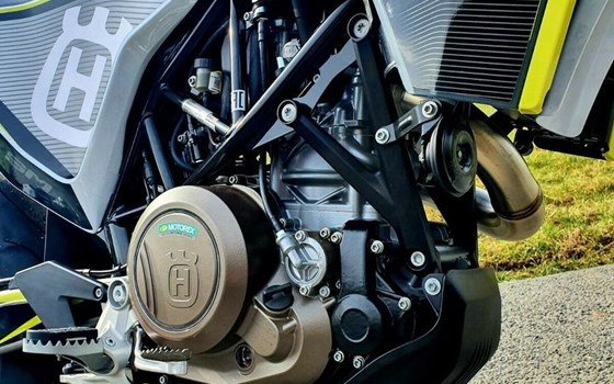 Neufahrzeug Husqvarna 701 Supermoto - Bild 8