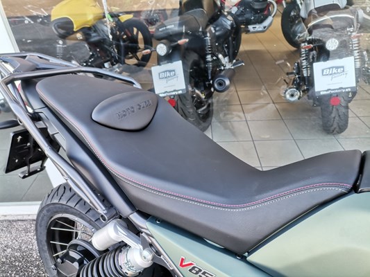 Moto Guzzi V85 TT (Verde Altaj) - Bild 4
