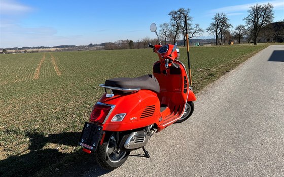 Neufahrzeug Vespa GTS 300 hpe - Bild 3 Neufahrzeug Vespa GTS 300 hpe - Bild 3