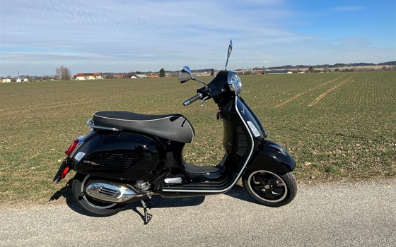 Neufahrzeug Vespa GTS 125 Super - Bild 2 Neufahrzeug Vespa GTS 125 Super - Bild 2