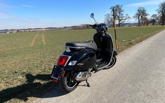 Neufahrzeug Vespa GTS 125 Super - Bild 3 Neufahrzeug Vespa GTS 125 Super - Bild 3