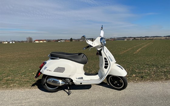 Neufahrzeug Vespa GTS 125 Super - Bild 2 Neufahrzeug Vespa GTS 125 Super - Bild 2
