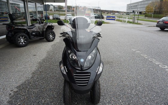 Gebrauchtmotorrad Piaggio MP3 250 - Bild 4