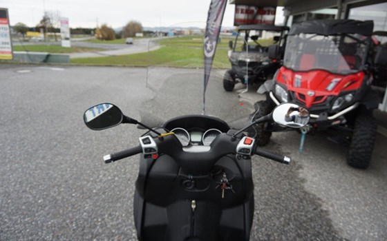 Gebrauchtmotorrad Piaggio MP3 250 - Bild 8