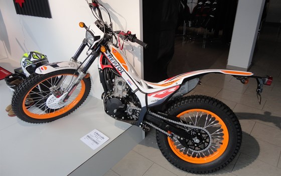 Gebrauchtmotorrad Honda Montesa COTA 4RT Race Replica - Bild 1