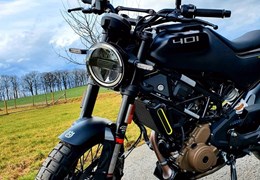 Neumotorrad Husqvarna Svartpilen 401