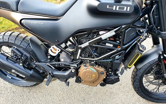 Neufahrzeug Husqvarna Svartpilen 401 - Bild 4