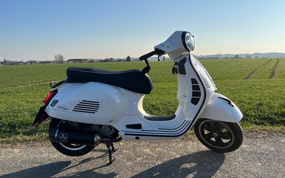 Neufahrzeug Vespa GTS 300 Super - Bild 2 Neufahrzeug Vespa GTS 300 Super - Bild 2
