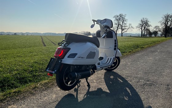 Neufahrzeug Vespa GTS 300 Super - Bild 3 Neufahrzeug Vespa GTS 300 Super - Bild 3