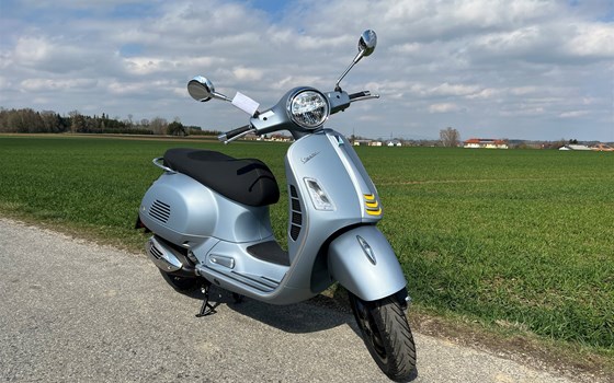 Neufahrzeug Vespa GTS 300 Super Tech - Bild 1 Neufahrzeug Vespa GTS 300 Super Tech - Bild 1