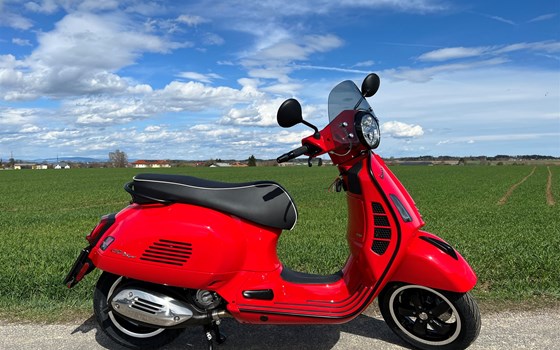 Neufahrzeug Vespa GTS 300 Super - Bild 2 Neufahrzeug Vespa GTS 300 Super - Bild 2