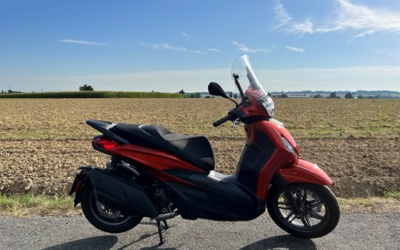 Neufahrzeug Piaggio Beverly 400 S - Bild 2 Neufahrzeug Piaggio Beverly 400 S - Bild 2