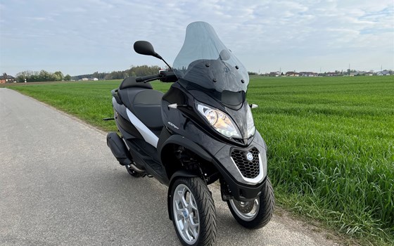 Neufahrzeug Piaggio MP3 400 - Bild 1 Neufahrzeug Piaggio MP3 400 - Bild 1