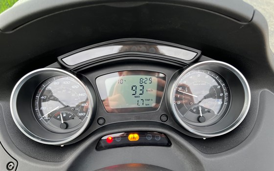 Neufahrzeug Piaggio MP3 400 - Bild 6 Neufahrzeug Piaggio MP3 400 - Bild 6