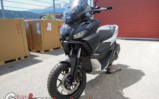 Neufahrzeug Aprilia SR GT 125 - Bild 7 Neufahrzeug Aprilia SR GT 125 - Bild 7