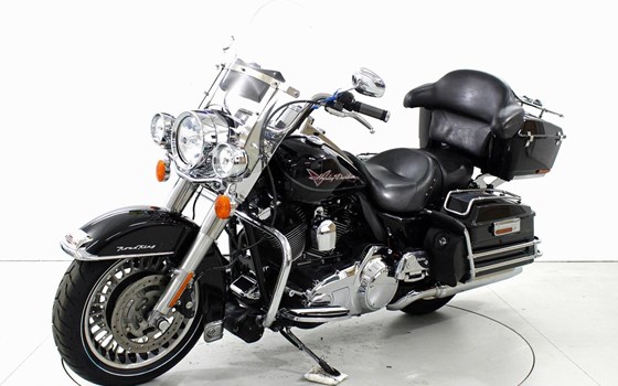 Motorrad Occasion Harley-Davidson Road King Classic FLHRC - Bild 3