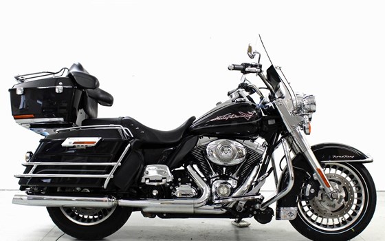 Motorrad Occasion Harley-Davidson Road King Classic FLHRC - Bild 4