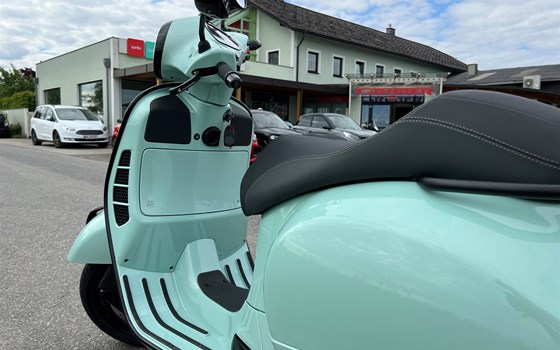 Neufahrzeug Vespa GTS 300 hpe - Bild 3 Neufahrzeug Vespa GTS 300 hpe - Bild 3