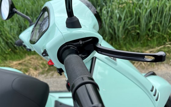 Neufahrzeug Vespa GTS 300 hpe - Bild 6 Neufahrzeug Vespa GTS 300 hpe - Bild 6