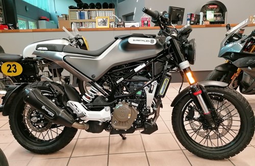 Neumotorrad Husqvarna Svartpilen 125