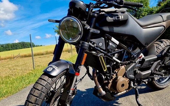 Gebrauchtmotorrad Husqvarna Svartpilen 401 - Bild 1