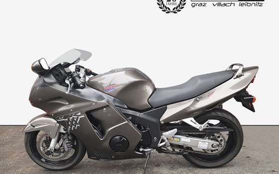Gebrauchtmotorrad Honda CBR 1100 XX Super Blackbird - Bild 2 Gebrauchtmotorrad Honda CBR 1100 XX Super Blackbird - Bild 2