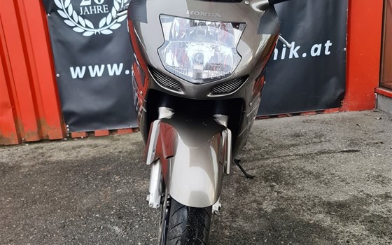 Gebrauchtmotorrad Honda CBR 1100 XX Super Blackbird - Bild 4 Gebrauchtmotorrad Honda CBR 1100 XX Super Blackbird - Bild 4