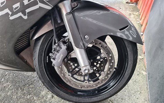 Gebrauchtmotorrad Honda CBR 1100 XX Super Blackbird - Bild 9 Gebrauchtmotorrad Honda CBR 1100 XX Super Blackbird - Bild 9