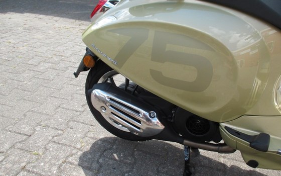 Gebrauchtmotorrad Vespa Primavera 125 - Bild 11