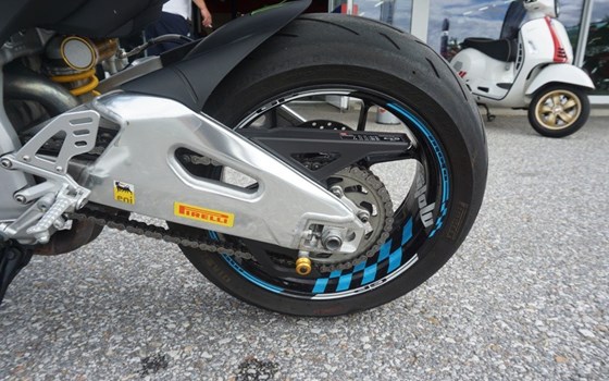 Gebrauchtmotorrad Aprilia Tuono V4 R APRC ABS - Bild 4