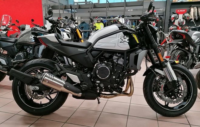 CFMOTO 700CL-X Sport