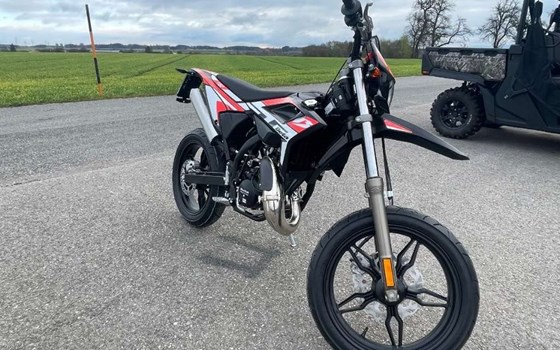 Neufahrzeug Beta RR 50 Motard Standard - Bild 2 Neufahrzeug Beta RR 50 Motard Standard - Bild 2