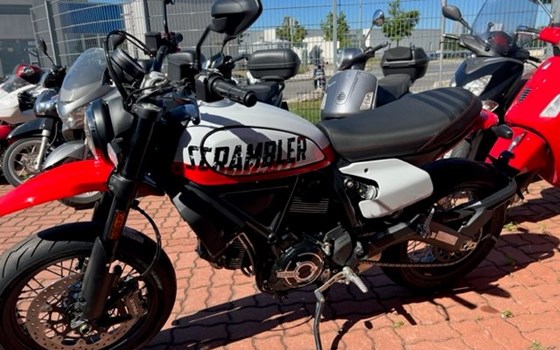 Gebrauchtmotorrad Ducati Scrambler Urban Motard - Bild 1 Gebrauchtmotorrad Ducati Scrambler Urban Motard - Bild 1