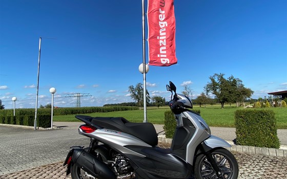 Neufahrzeug Piaggio Beverly S 300 hpe - Bild 7 Neufahrzeug Piaggio Beverly S 300 hpe - Bild 7