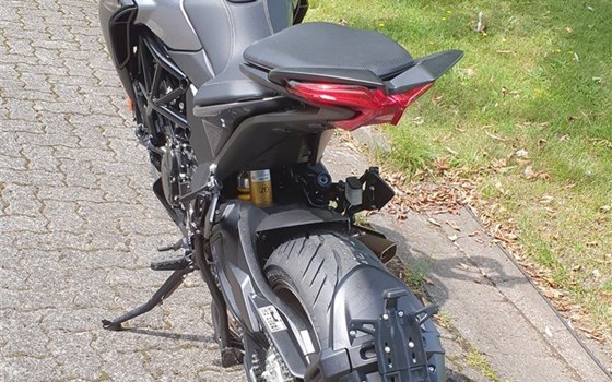 Gebrauchtmotorrad MV Agusta Turismo Veloce 800 Lusso - Bild 12