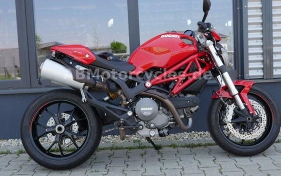 Gebrauchtmotorrad Ducati Monster 796 - Bild 2