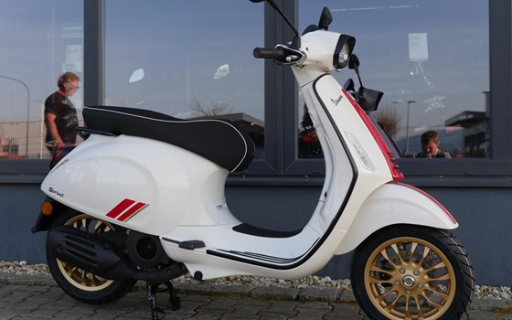 Neufahrzeug Vespa Sprint 125 Racing Sixties - Bild 5