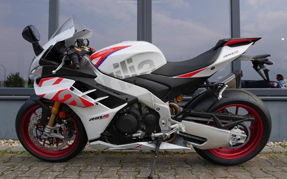 Neufahrzeug Aprilia RSV4 1100 Factory - Bild 3