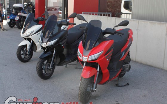 Neufahrzeug Aprilia SXR 50 - Bild 4 Neufahrzeug Aprilia SXR 50 - Bild 4