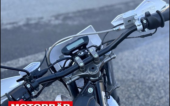 Neufahrzeug Rieju MRT Replica 50 SM - Bild 4 Neufahrzeug Rieju MRT Replica 50 SM - Bild 4