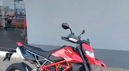 Gebrauchtmotorrad Ducati Hypermotard 950 + Zubehör