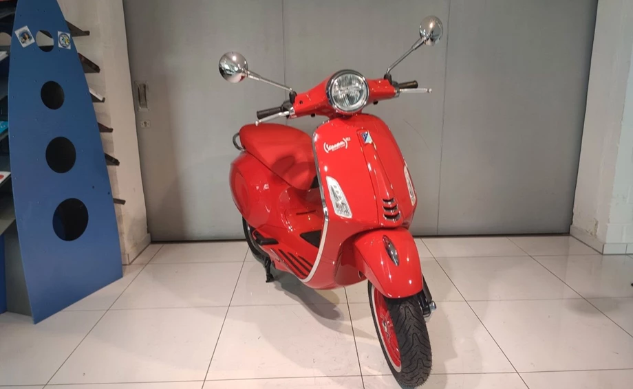 Angebot Vespa Elettrica RED Bild 1: Angebot Vespa Elettrica RED