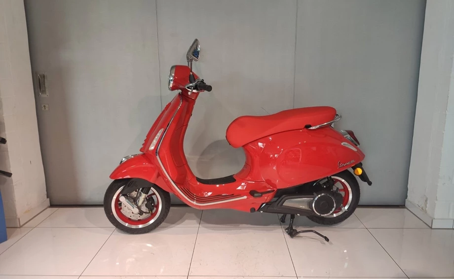 Angebot Vespa Elettrica RED Bild 2: Angebot Vespa Elettrica RED